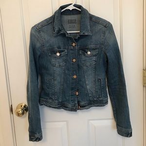 Zara Slim Fit Denim Jacket 💓